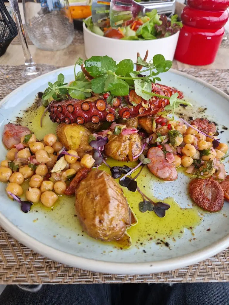 Iris Jacobs_La table d'Am park_Berdorf_reseña