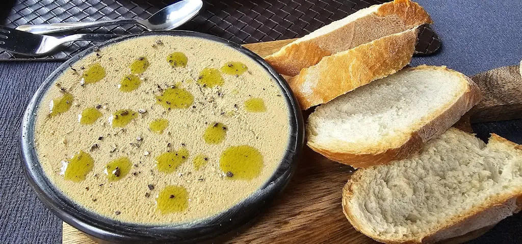 Gerard Giménez De La Torre_Ukrainian restaurant by V&V Délice_Nospelt_reseña