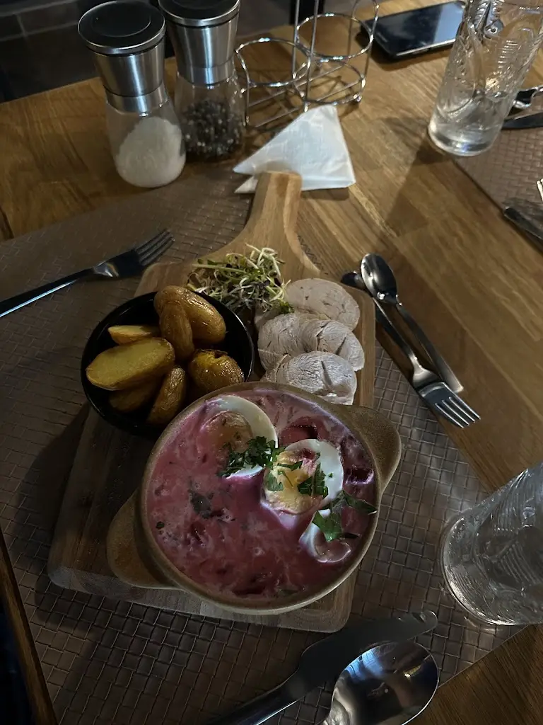 Oliver Barth_Ukrainian restaurant by V&V Délice_Nospelt_reseña