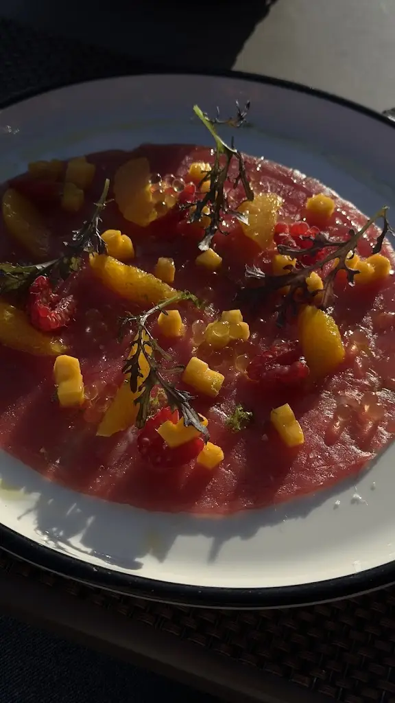 Yelyzaveta Besh_INSIEME_Nospelt_reseña