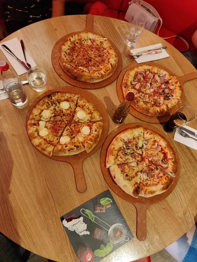 Menu_Pizza Hut Wemperhardt_Weiswampach_image_6