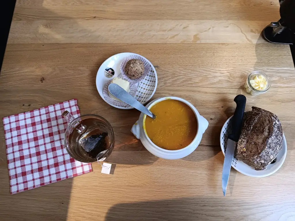 Posthuma Ju_Self-Bistro am Steyrplatz_Weiswampach_avis