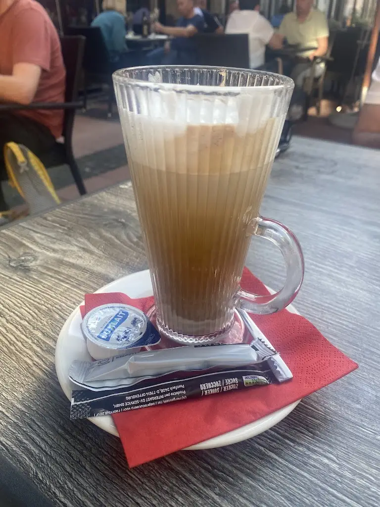 Nili PS_Brasserie Koener_Clervaux_reseña