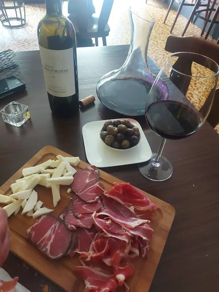 A Tasquinha_Grosbous_slider_image_3