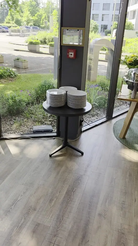 Findel Restaurant and Bar_Schrassig_slider_image_2