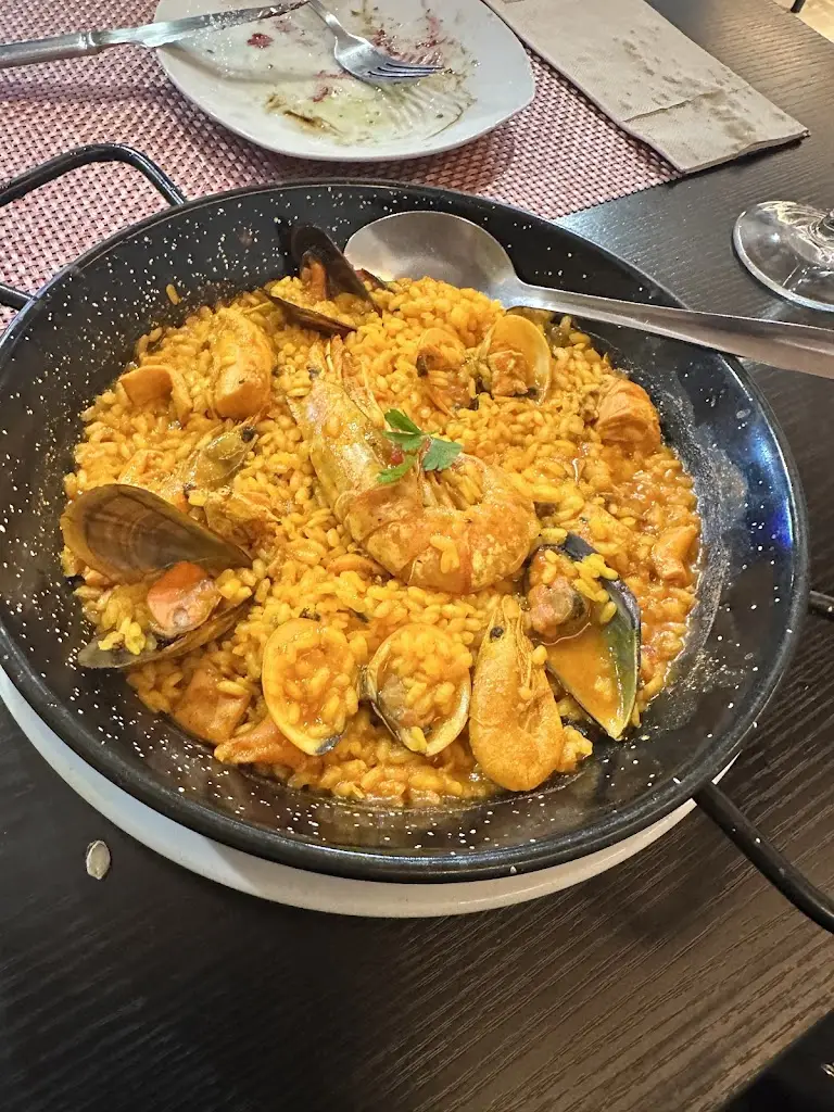 Victoria Guzo_Restaurant Al Treno_Wecker_review