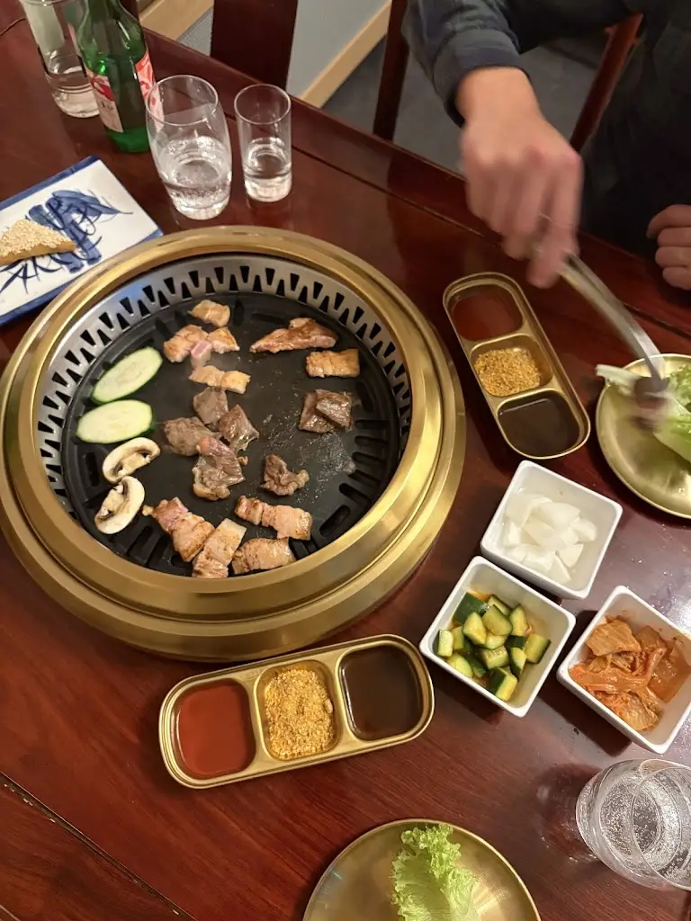 Cassie Rosa_Yu Hai Ge / BBQ Kai_Bech-Kleinmacher_avis