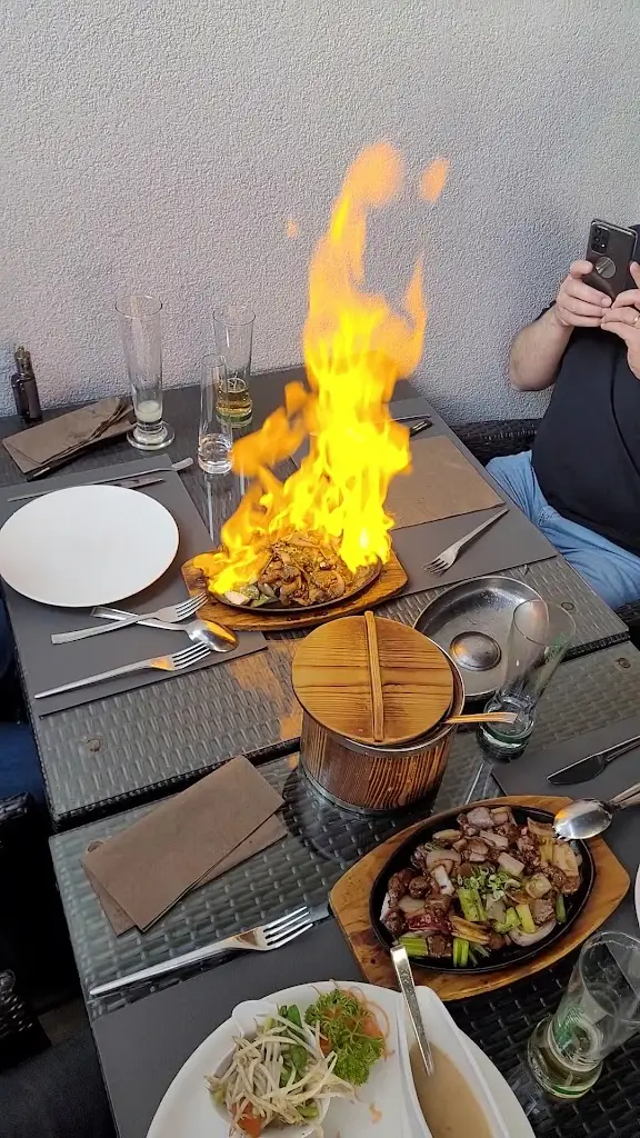 Restaurant Papaya_Holzem_slider_image_2