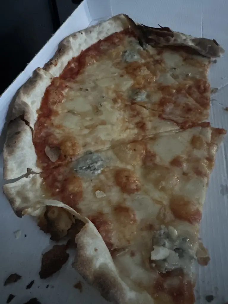 Suares Isaku_Café Pizzeria le millenaire_Oberfeulen_review