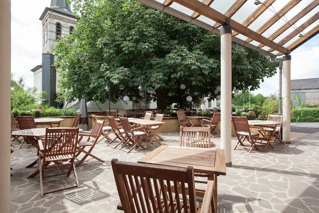 Niz Art Piazza restaurante en Rambrouch