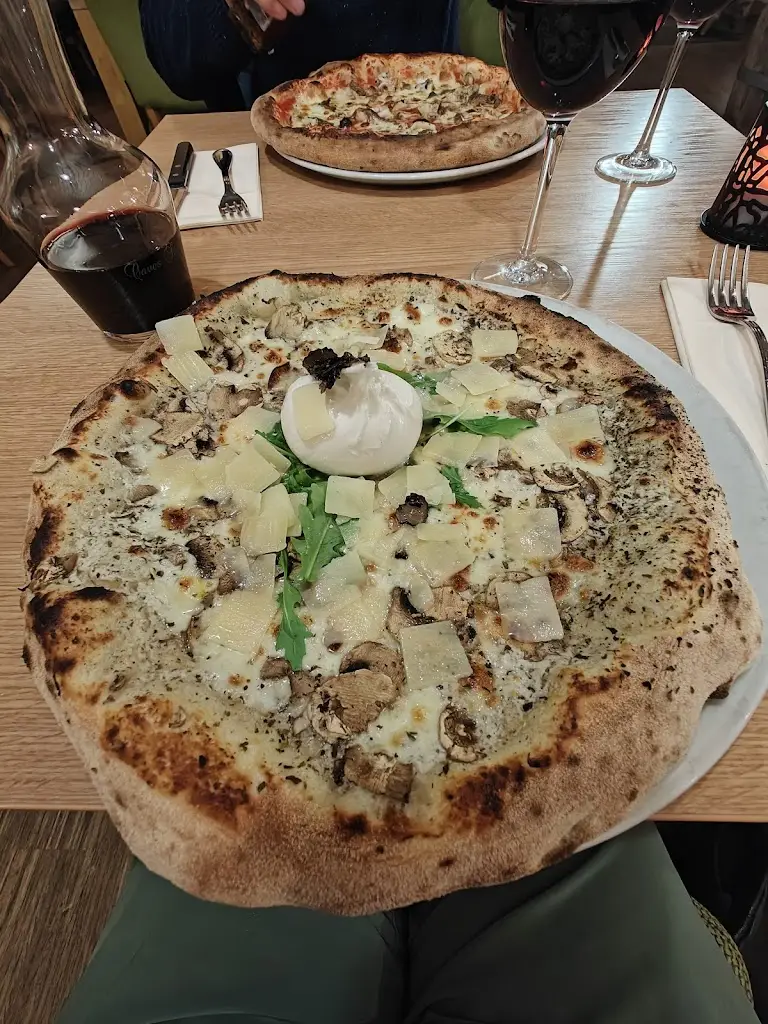 Niz Art Piazza_Rambrouch_slider_image_3