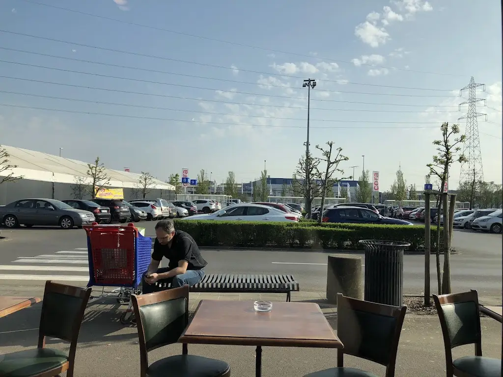 Ioannis Kypraios_Restaurant-Caffé Aroma SA_Foetz_reseña