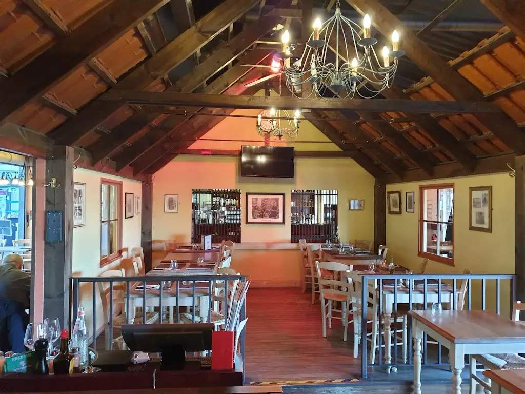 Restaurant-Caffé Aroma SA_Foetz_slider_image_1