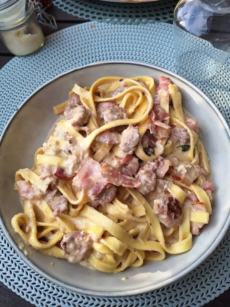 Catarina Moreira_Beim Nuddelskniwweler_Hunsdorf_review