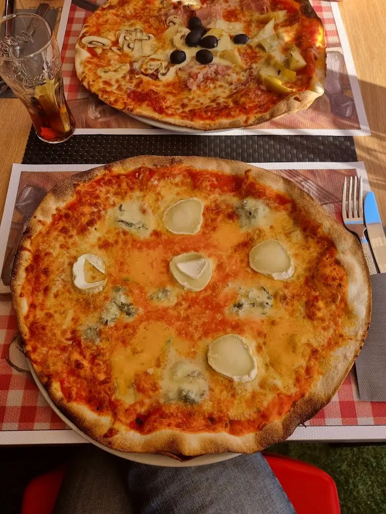 Jacolien Rebel_Restaurant Pizzeria O Pastor_Hunsdorf_reseña