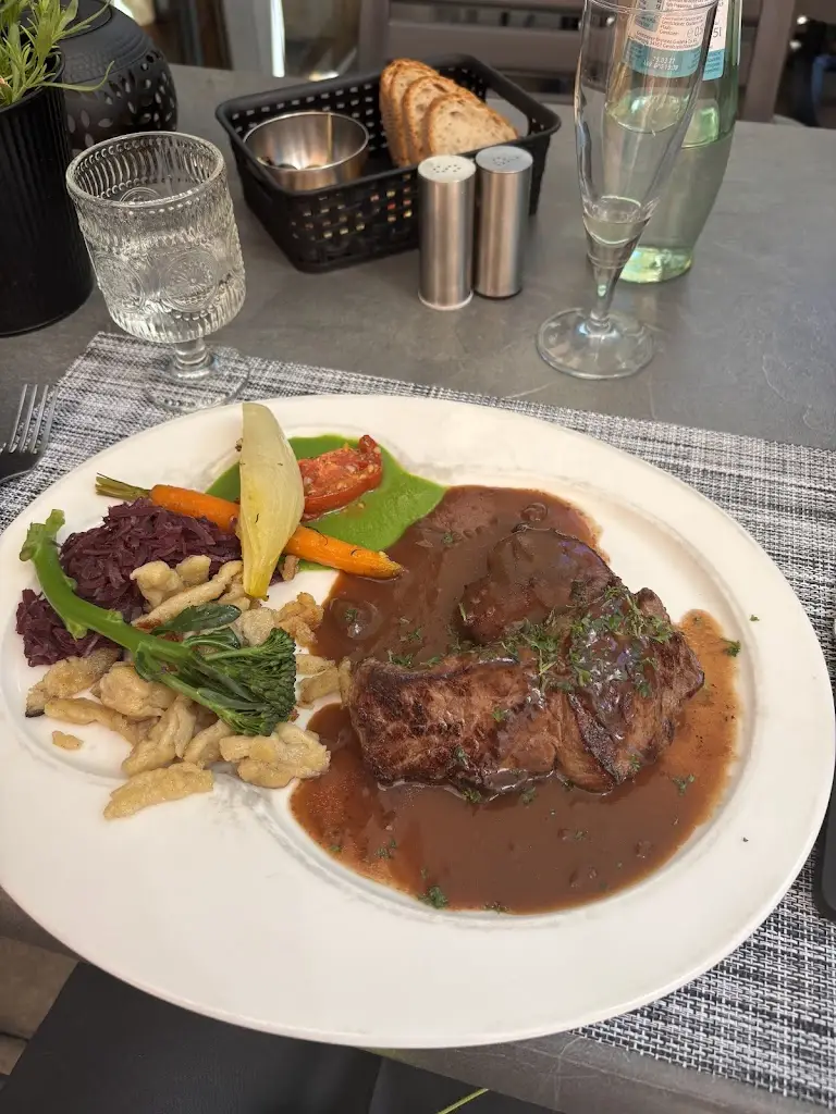 Kaisu Christie_AM KELLER pub in an old watermill_Bastendorf_reseña