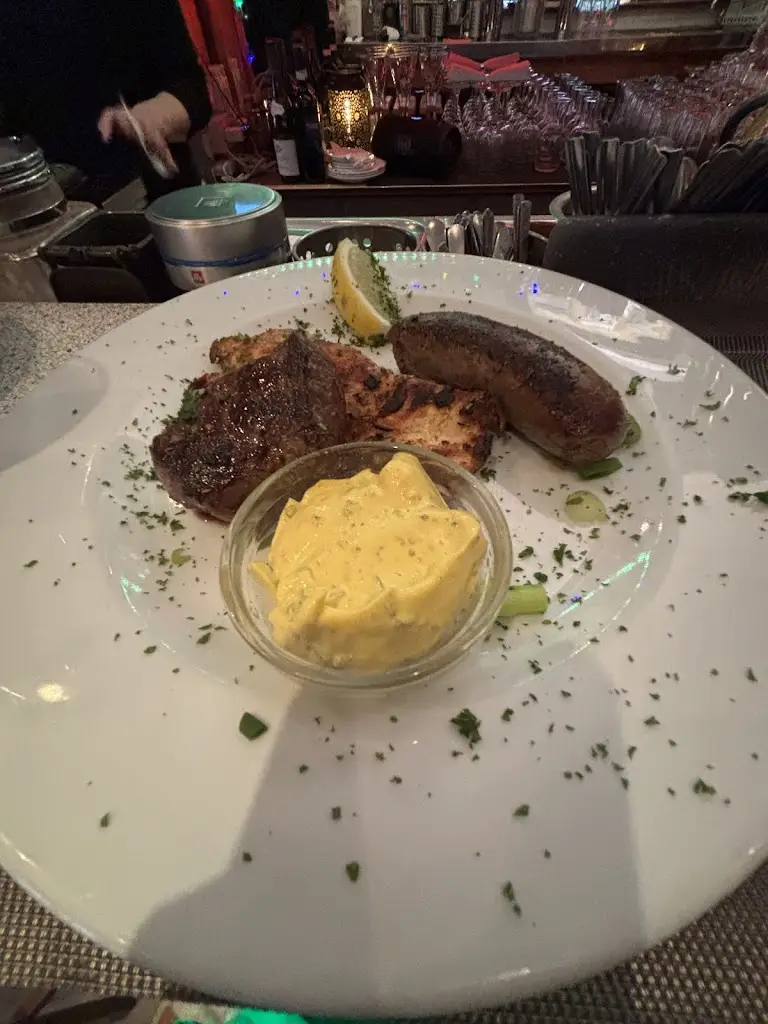 Quisha Martin_Brasserie Neiduerferstuff_Filsdorf_avis