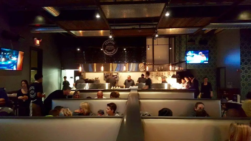 Bistro Neumuhle restaurante en Ermsdorf