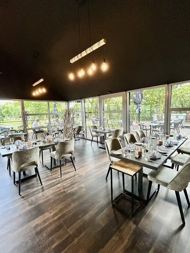 Restaurant Um Hafen restaurante en Schwebsange