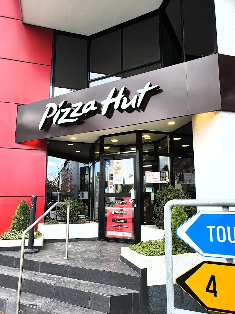 Pizza Hut Strassen_Fennange_slider_image_1