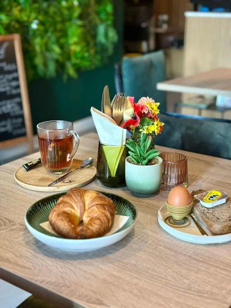 Pizza Hut_Dahl_slider_image_3