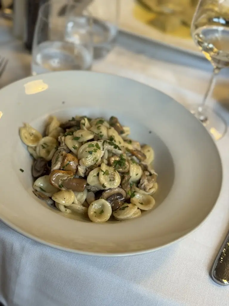 Nicklas Hoglund_La Famille_Wormeldange_reseña