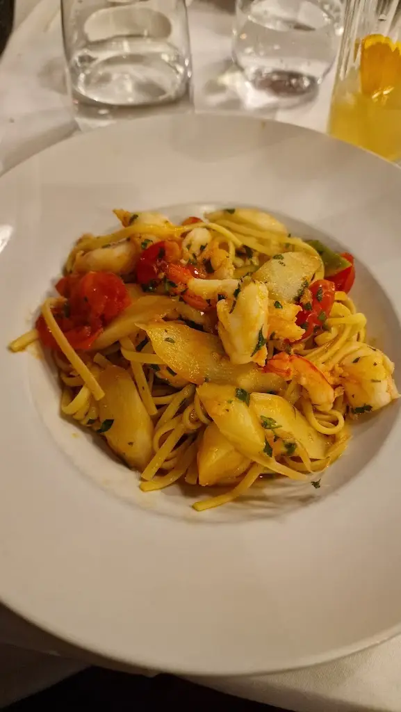 Laura Iammarino_La Famille_Wormeldange_reseña