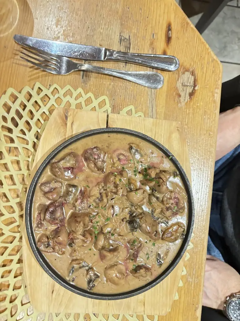 Dano Kĩrĩro_Sport Hôtel Leweck_Lipperscheid_review