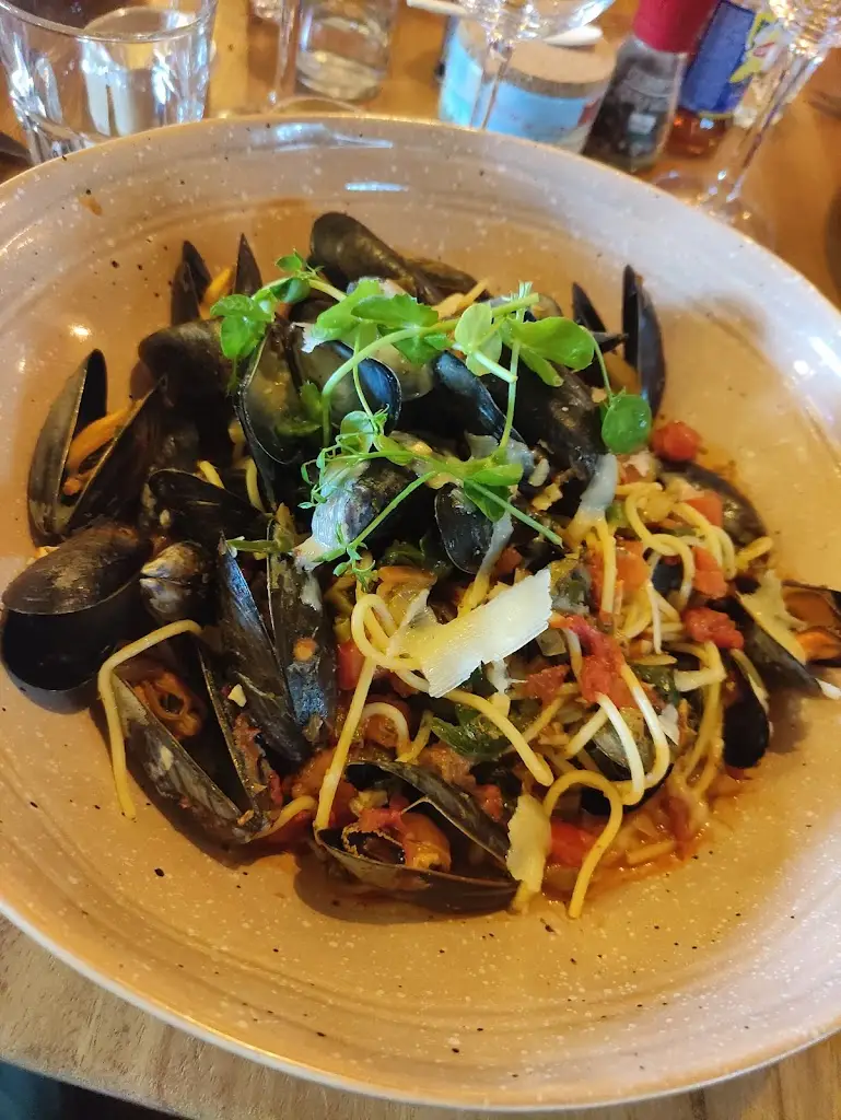 Sabine “XsabineBine” Bine_Aka Cité_Kahler_reseña