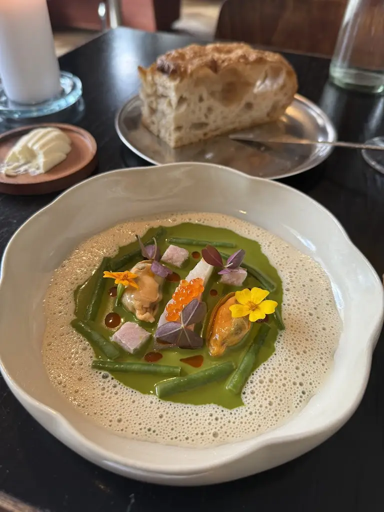 Jade Cortes_NOTO Hotel_Bavigne_reseña