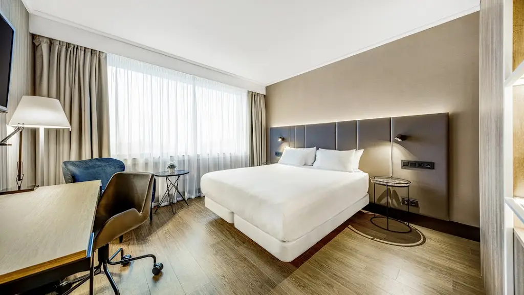 Hotel NH Luxembourg Airport_Bavigne_slider_image_1