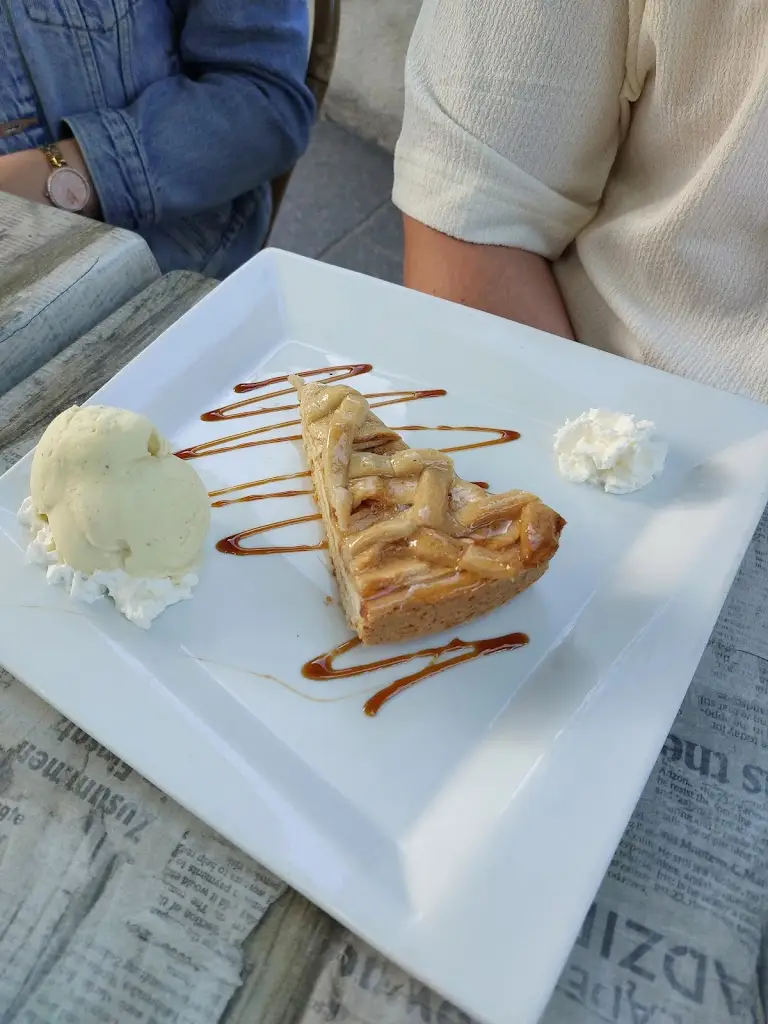 Jaime Chacoff_La Fontana_Steinsel_avis