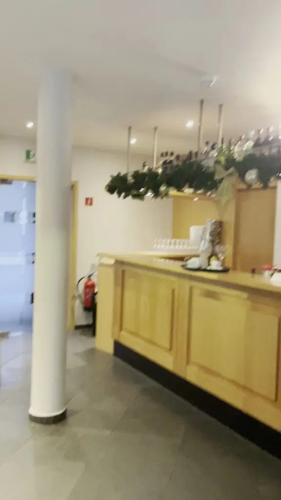 Pooja Singh_La Fontana_Steinsel_avis