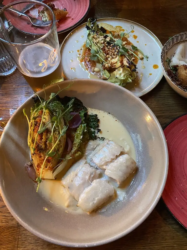 Fen Jin_Op der Gare_Lintgen_avis