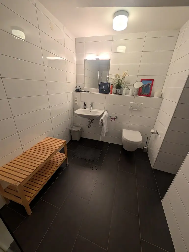 Kelly Roberts_Friture Mr. Goufy Sàrl_Colmar-Berg_review