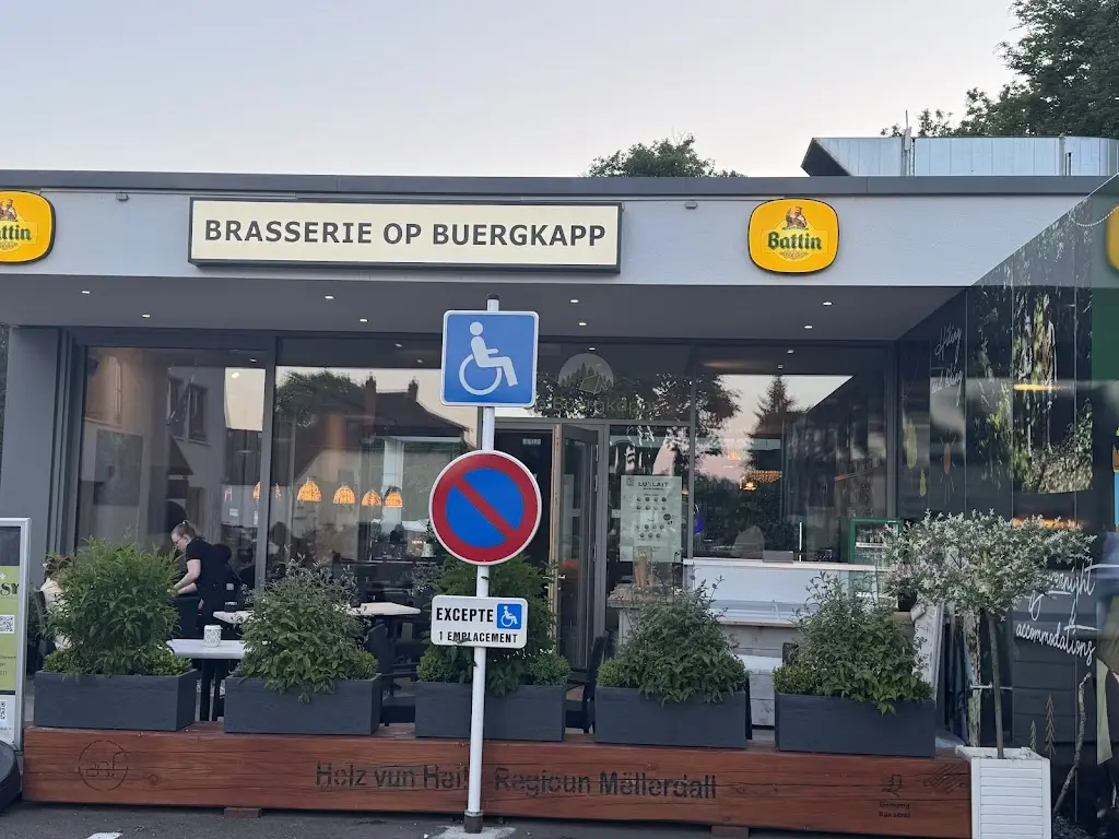 Brasserie Op Buergkapp restaurante en Consdorf