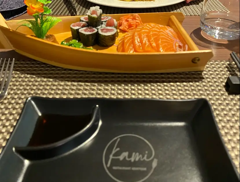 T. H._KAMI_Troisvierges_reseña