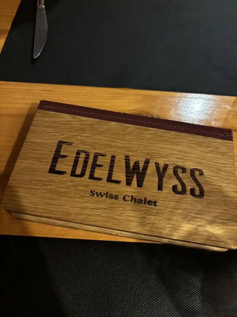 Wedding Ville_Edelwyss_Saeul_avis