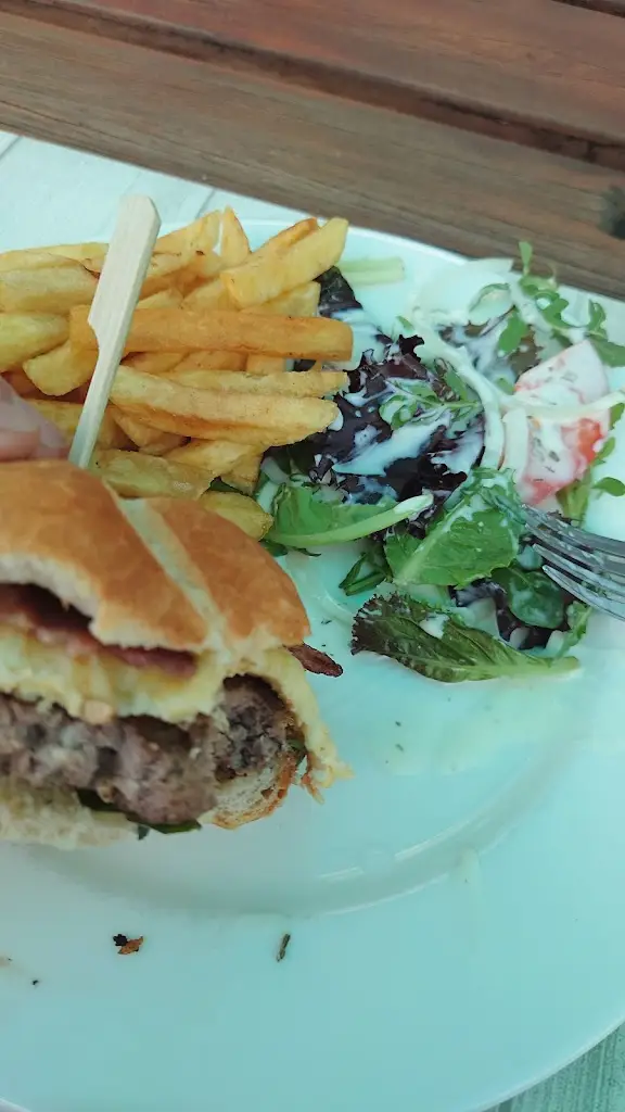 Alex Dosser (AlxDsr)_Cabane Kitchen_Frisange_recensione