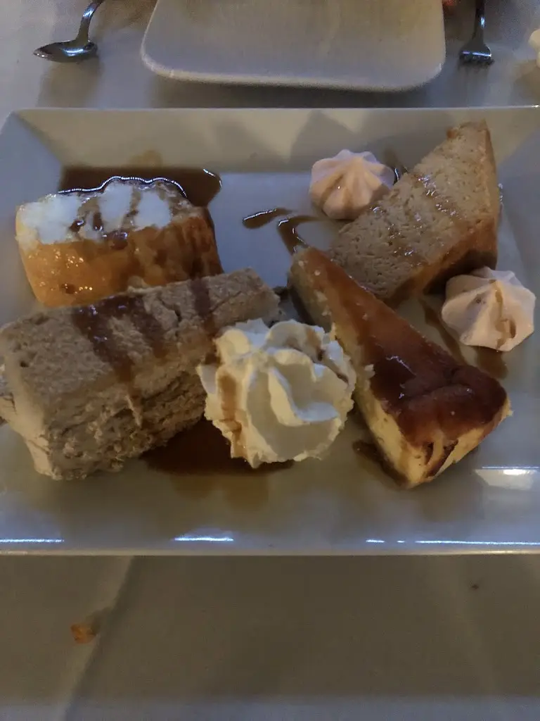 Yas Yaghobee_La charrue d'or_Frisange_reseña