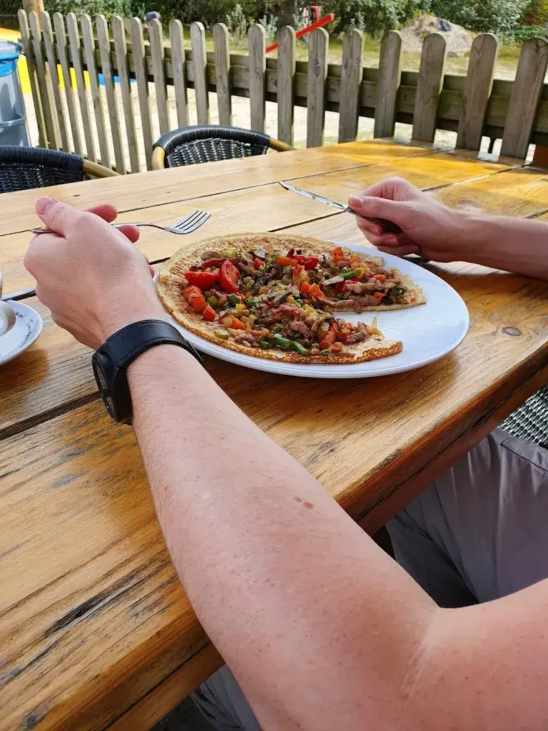 Mina Kalinovic van Dijk_Pannenkoekhuis Onder de Vuurtoren_Hollum_recensione