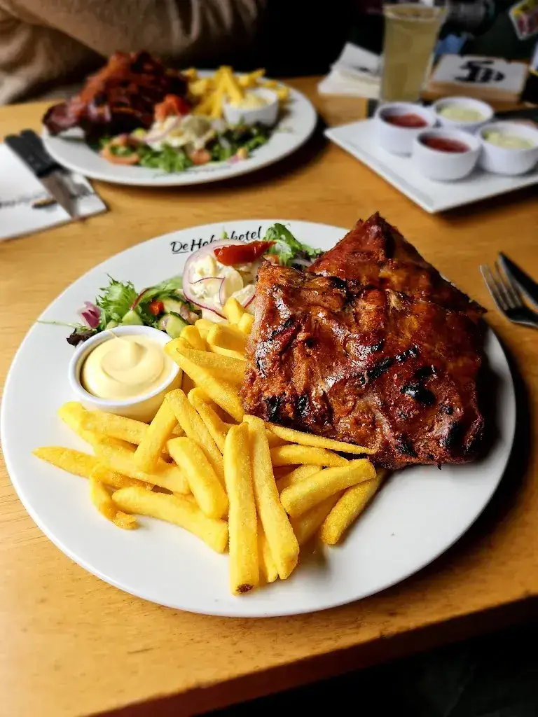 Marc Hofmann_De Hekseketel_Nes_avis