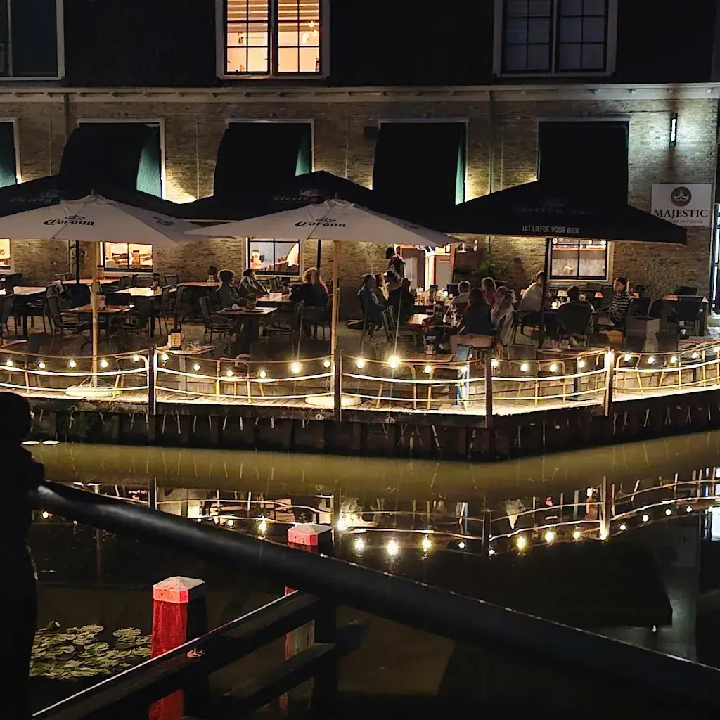 Majestic restaurant en pizzeria restaurante en Workum