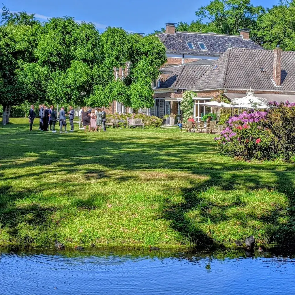 Ajit Thakkar_Stania State_Oentsjerk_recensione