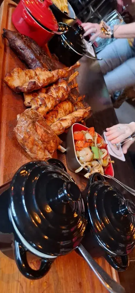 saakje dol_Speciaalbier en eetkafee (café)Kafee It wapen fan Fryslân_Oentsjerk_avis