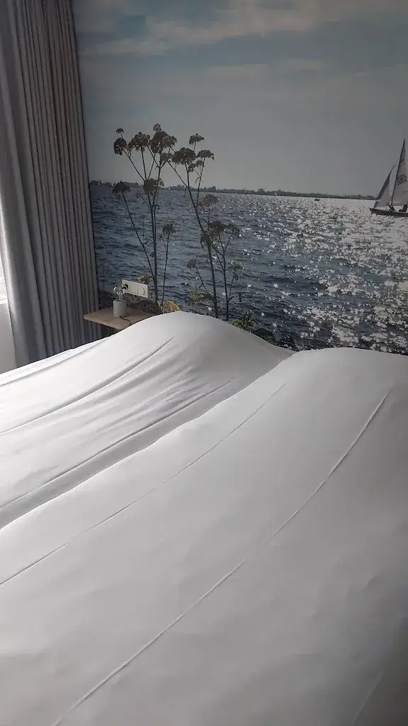 ishu mehta_HarTeluk hotel restaurant Joure_Joure_review