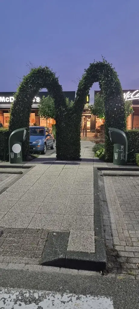 Sebastian_McDonald's_Joure_review