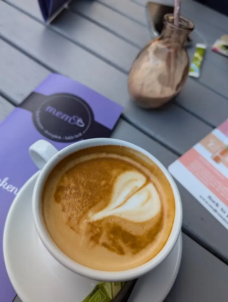 Elisabeth Koster_Lunchroom Mem_Joure_review