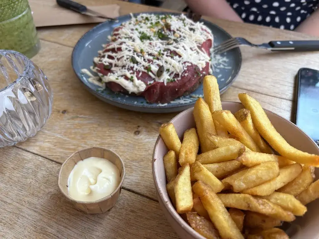 Iain Macaulay_Strandbar Thuishaven_Makkum_review