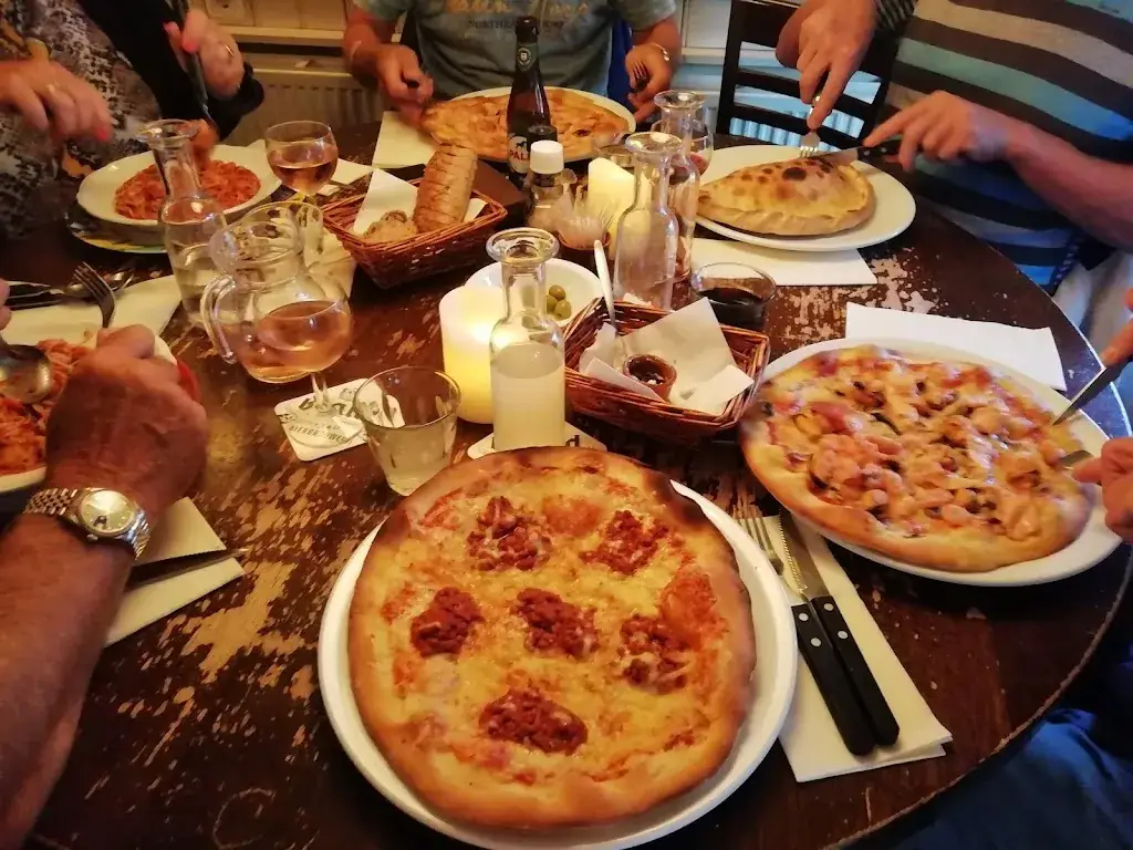 yholandesa_Pizzeria La Piccola_Makkum_avis